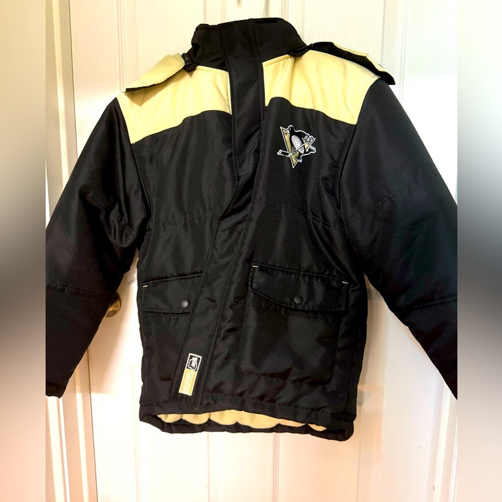 Kids Pittsburgh penguins winter parka. Size youth XL